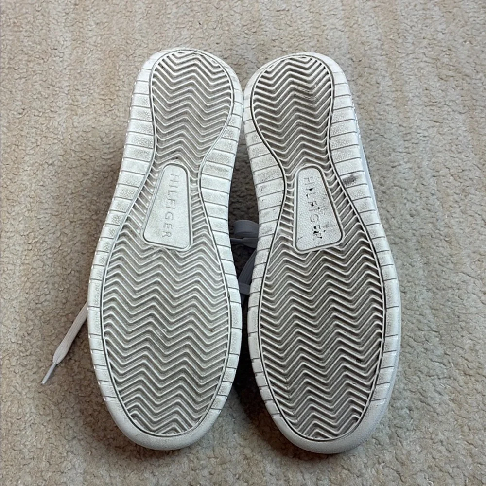 Tommy Hilfiger Women's Twigye Lace-Up White and Silver Sneakers